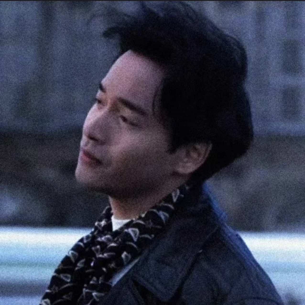 山野都有霧燈